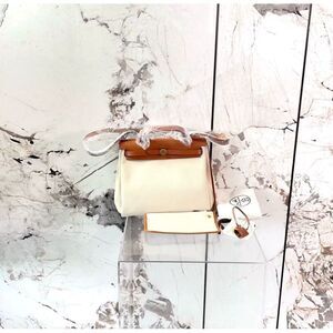 Hermès Women Pre-Loved Bag Very Good Condition